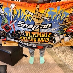 Snap-on Garage Band Bath Towel - Multicolor